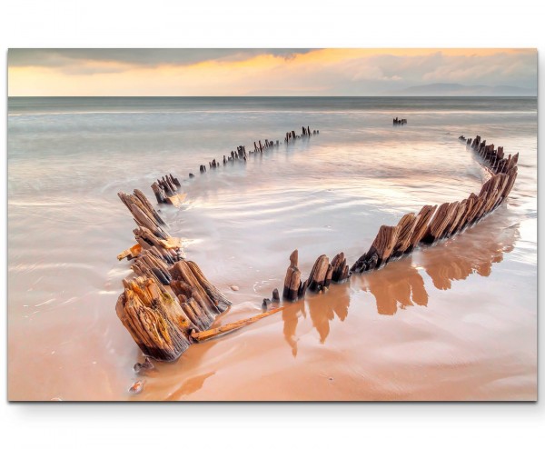 Schiffswarck am Strand - Leinwandbild