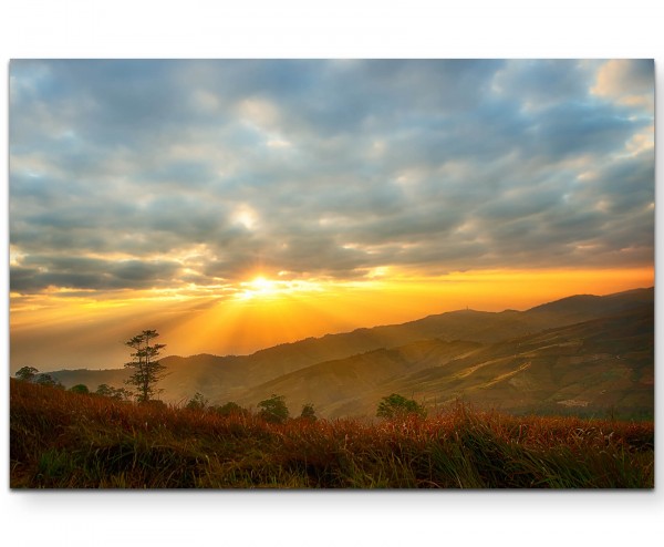 Bwölkter Sonnenuntergang  Berglandschaft - Leinwandbild