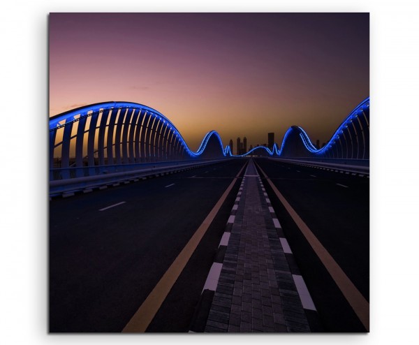 Urbane Fotografie Meydan Rennstrecke bei Nacht, Dubai, VAE auf Leinwand exklusives Wandbild modern