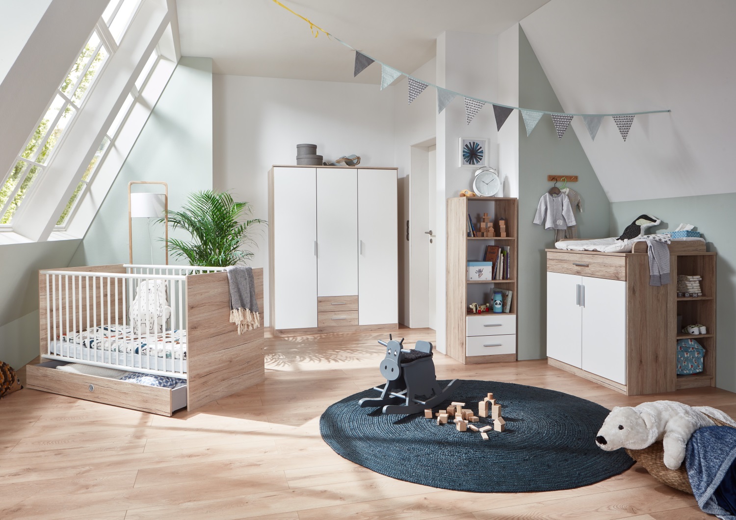 möbel-direkt Babyzimmer Ronny in Old Style Weiß 6 teiliges Megaset mit Schrank Wickelkommode und Wandregal … Bett mit Lattenrost und Umbauseiten 
