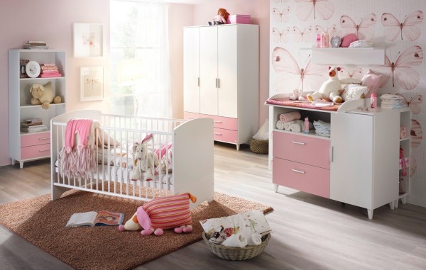 Babyzimmer Aik in Weiß und Rosa 7 teiliges Komplett Set von RAUCH Möbel mit Kleiderschrank, Babybett und Umbauseiten, Wickelkommode und Regalen - Kinderzimmer von Rauch Möbel