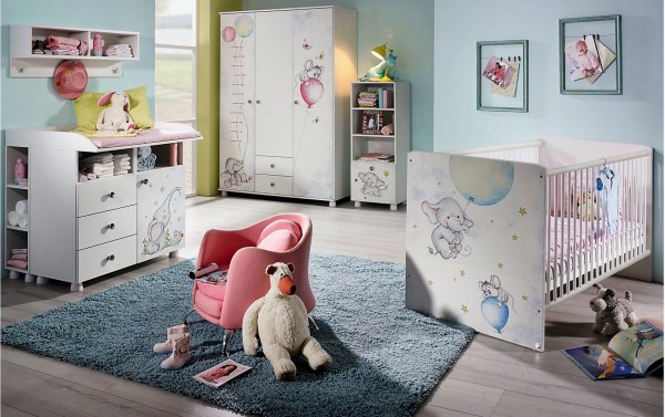 Babyzimmer Jemma in Weiß mit Printdekor "Tiere" 7 teiliges Komplett Set von RAUCH Möbel mit Kleiderschrank, Babybett und Umbauseiten, Wickelkommode und Regalen