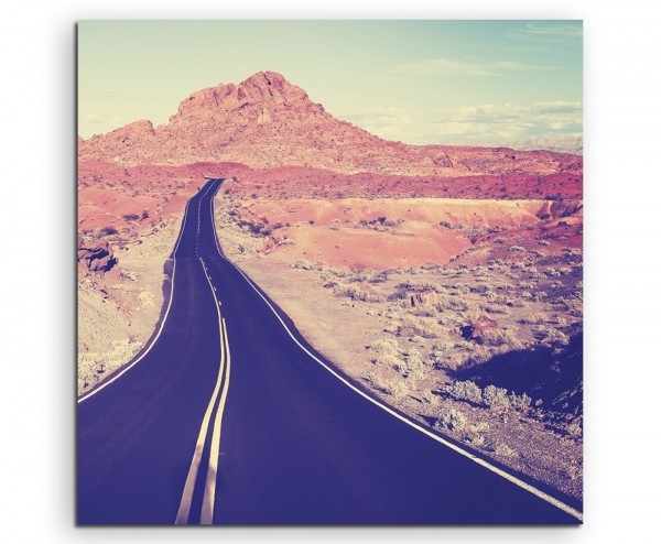 Landschaftsfotografie – Autobahn in Berglandschaft, USA auf Leinwand