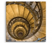 Architekturfotografie – Nostaligische Wendeltreppe auf Leinwand