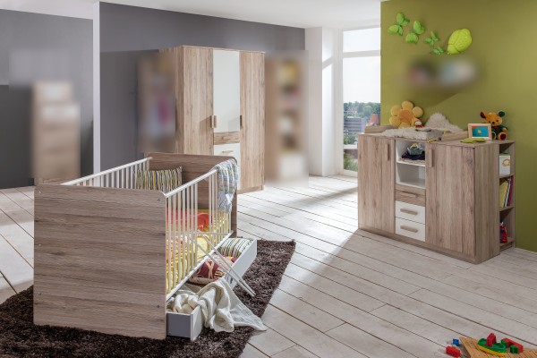 Babyzimmer Cariba 7 teilige in Eiche San Remo und Weiß Kleiderschrank, Kinderbett Bett mit Lattenrost und Umbauseiten, Bettschubkasten, Wickelkommode und Seitenregal - Kinderzimmer komplett Set von Wimex