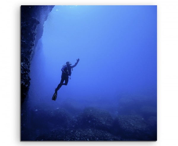 Naturfotografie – Taucher unter Wasser, Malta auf Leinwand